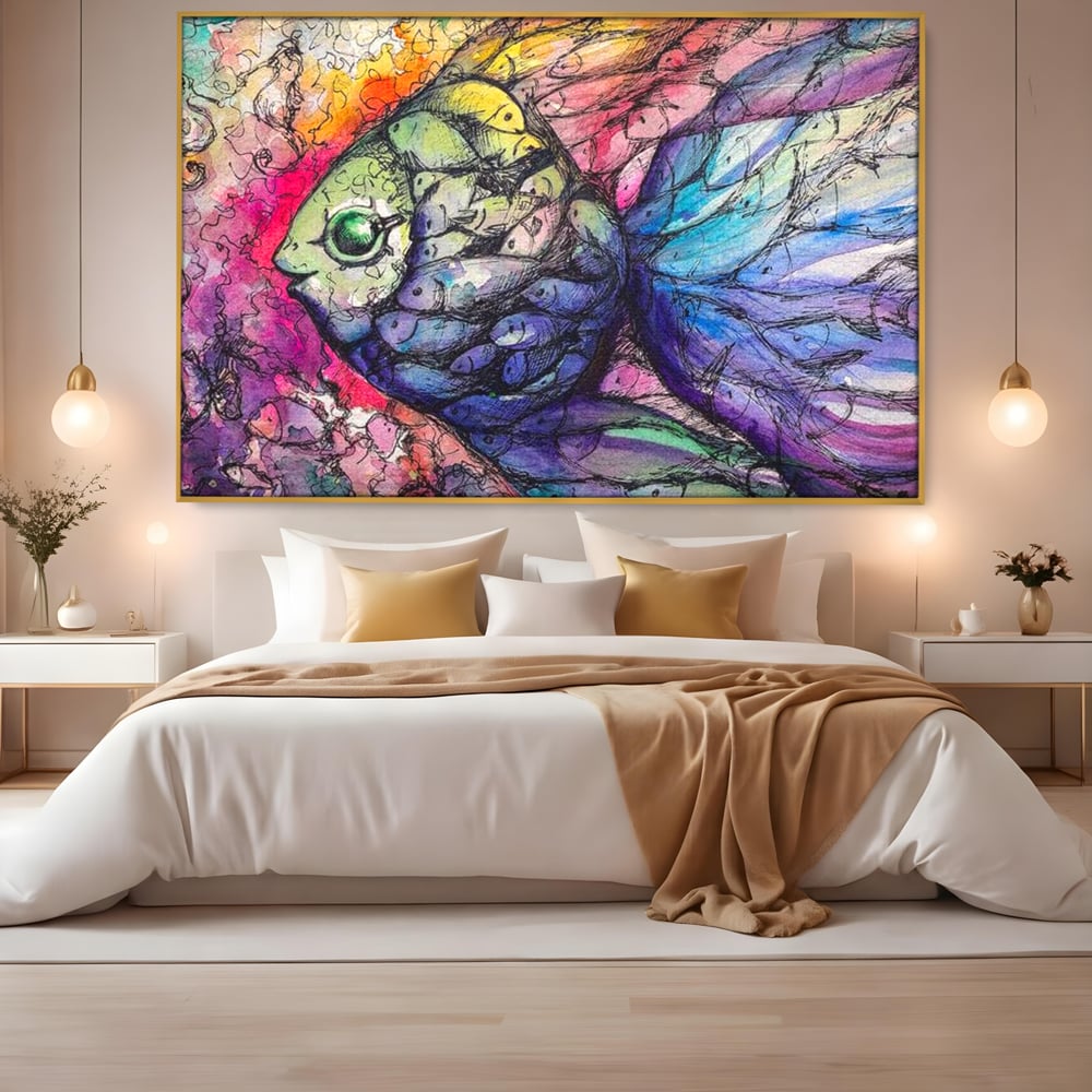 Tablou canvas cu tablou canvas cu peste mare din pesti mici, in rama de aluminiu auriu, pe perete intr-un dormitor